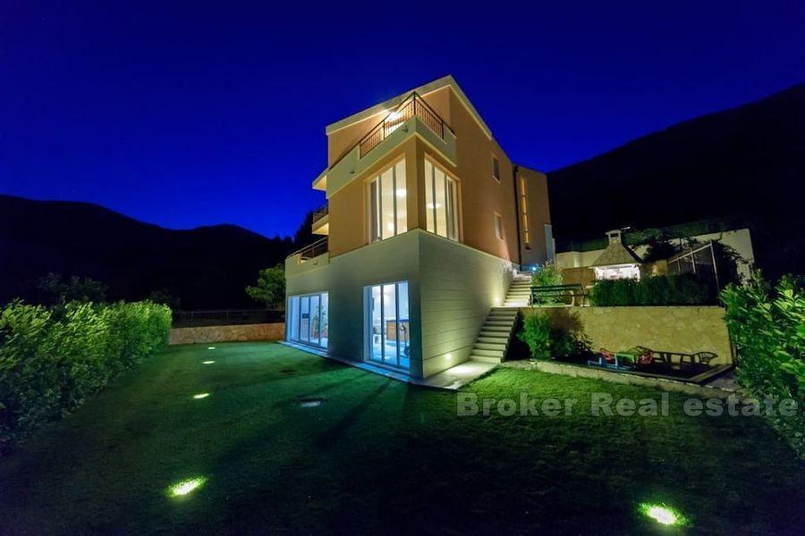 Haus / Villa, Luxus-Villa mit Pool und Blick auf das Meer und Split
