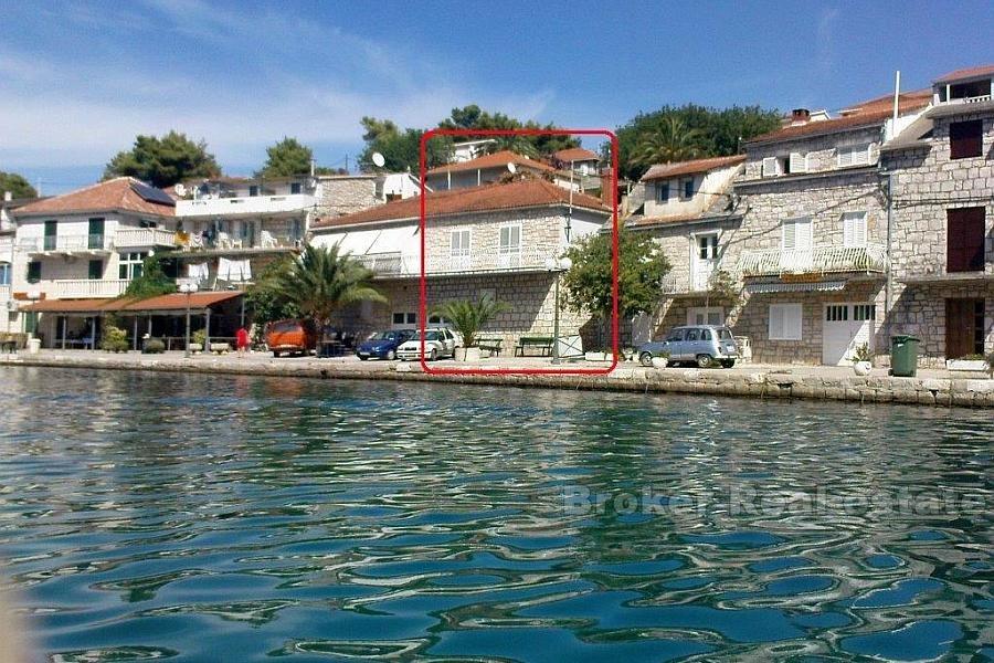 Дом / Вилла, Каменный дом у моря, продается