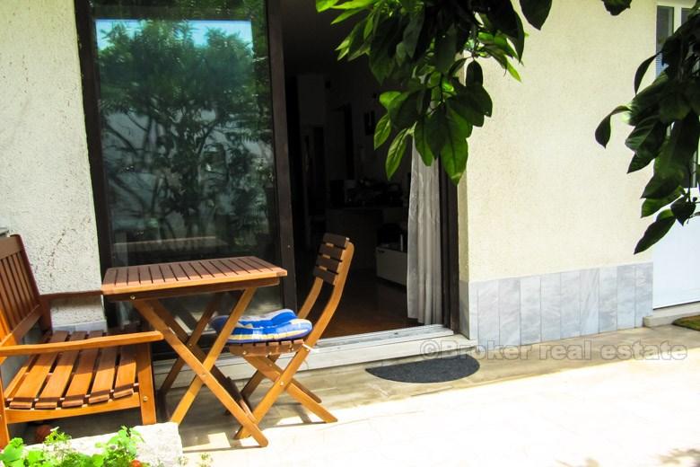 Confortable appartement de trois chambres près du parc-forêt Marjan, à vendre