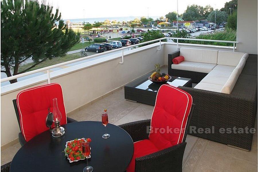 Apartament w Split, blisko plaży z widokiem na morze, na sprzedaż