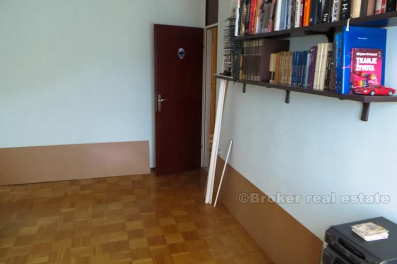 Apartman/stan u Splitu sa tri spavaće sobe te lođe, na prodaju
