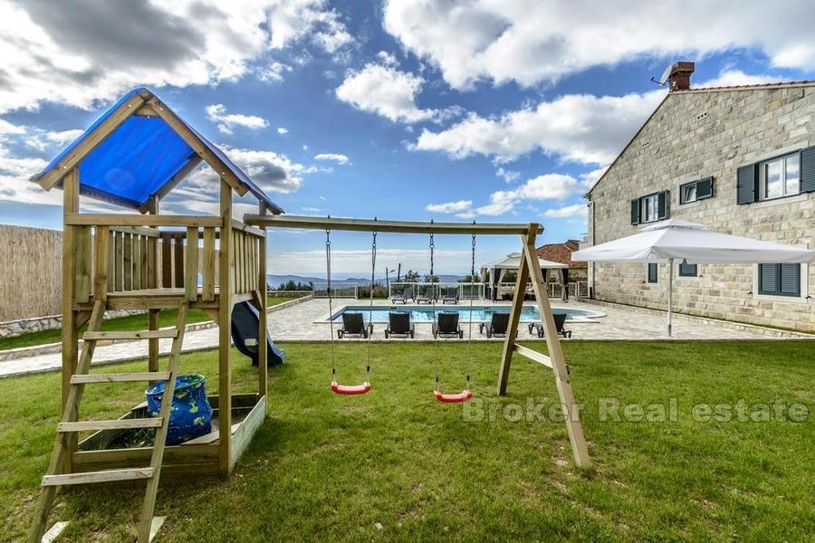 Luxus Stein Villa mit Blick aufs Meer, zu mieten