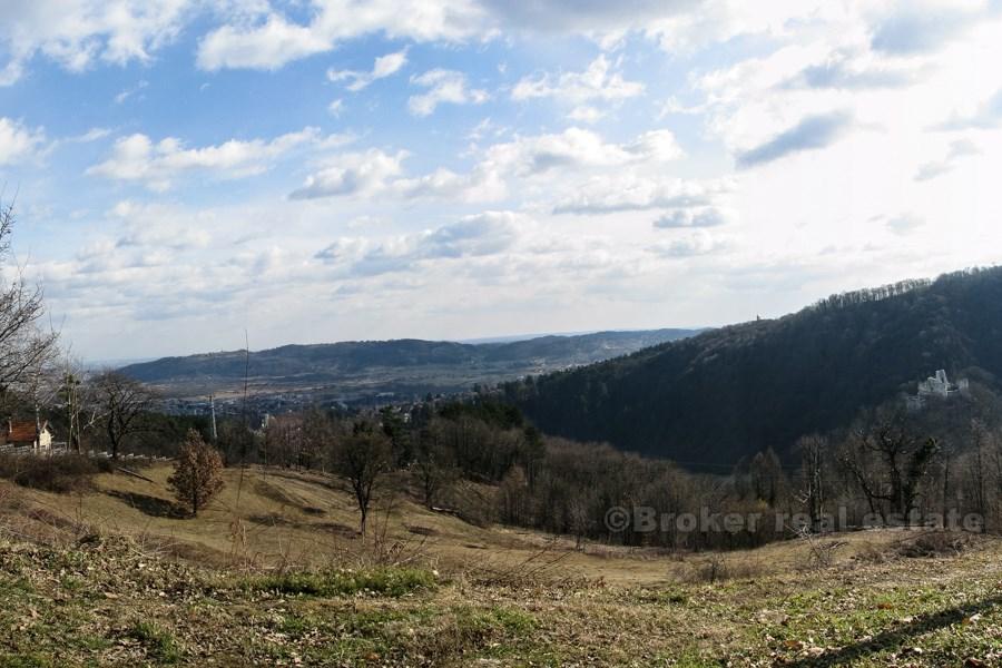 Tomt med utsikt over byen Samobor, til salgs
