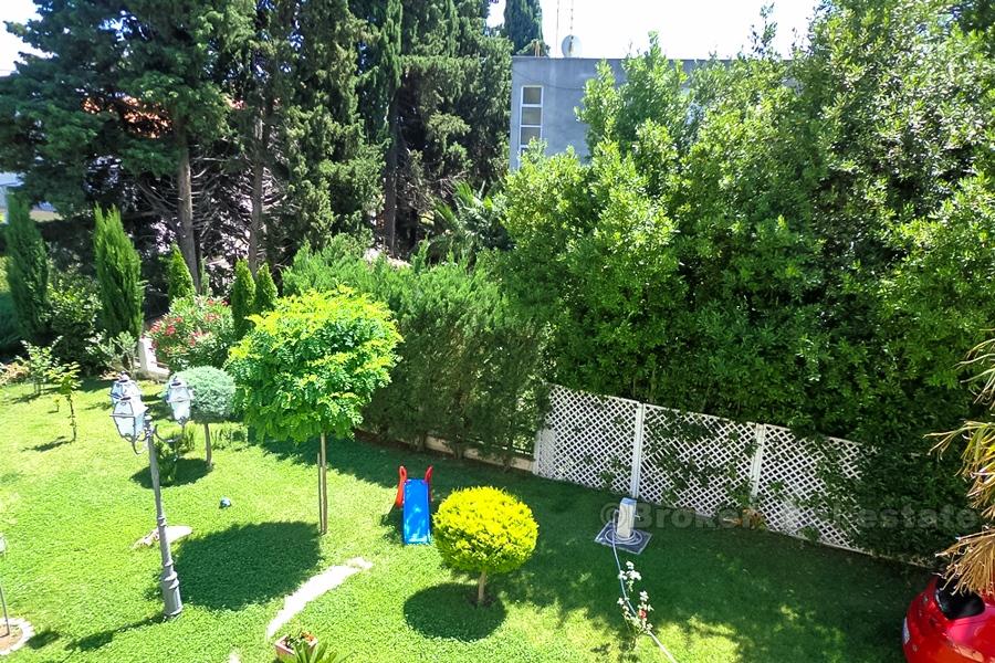 Atraktivní vila s bazénem, k prodeji