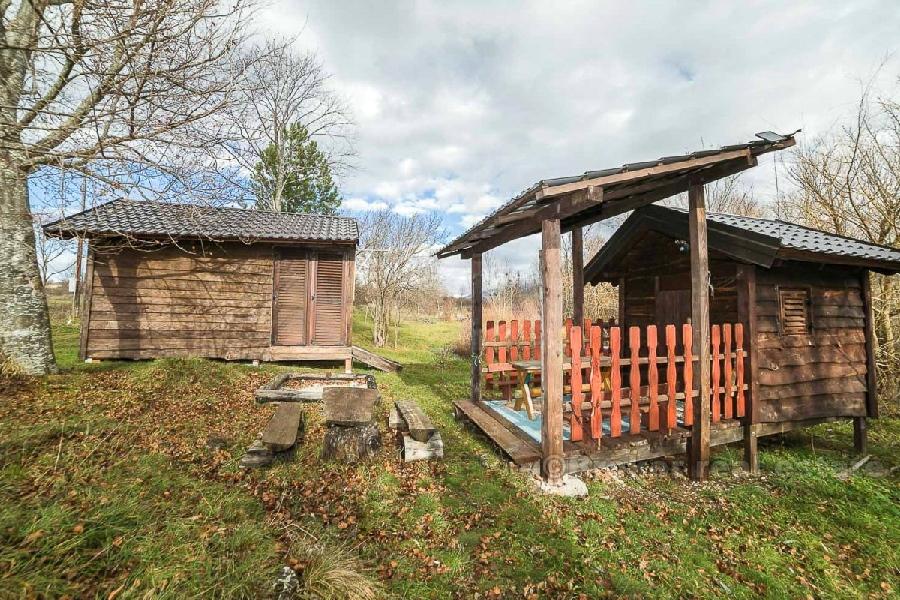 Eiendom innen uberørt natur, til salgs