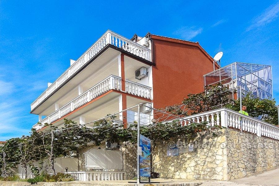 Deux propriétés près de la mer, à vendre