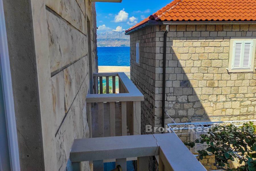 Appartement récemment rénové, première rangée de la mer