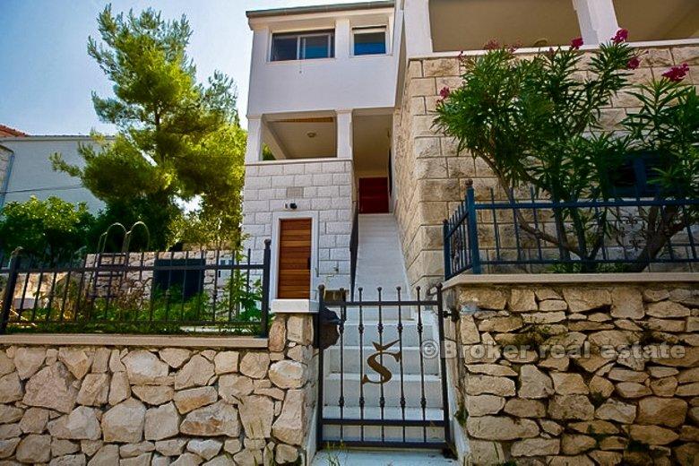 Casa indipendente con vista mare