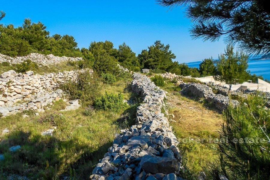 Terreno edificabile con vista mare, in vendita