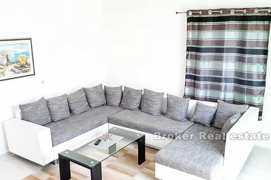 Apartmanska kuća u blizini mora