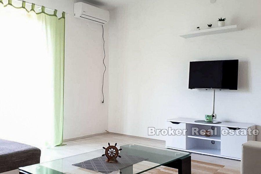 Apartmanska kuća u blizini mora