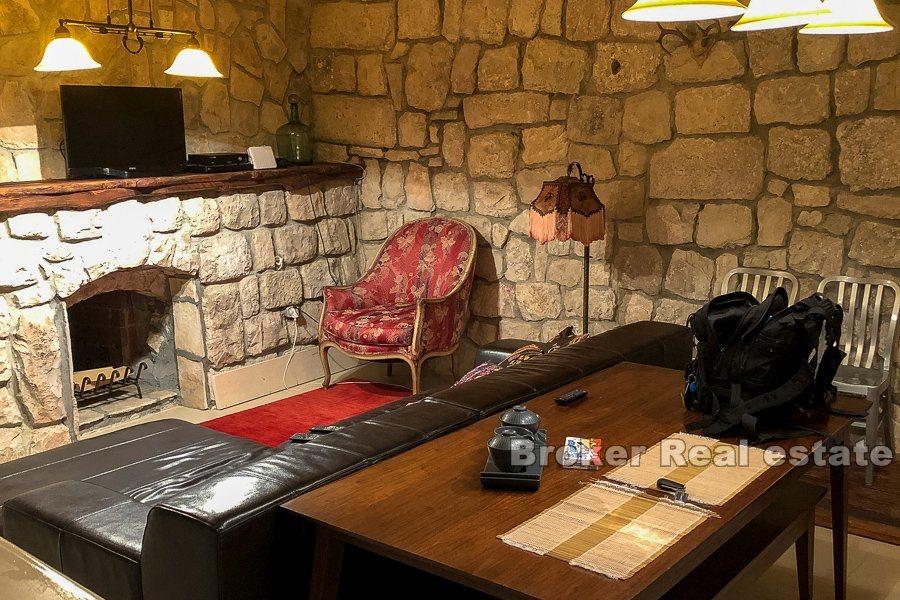 Interessant eiendom som ligger i en rolig, gammel del av byen på øya Korcula, til salgs