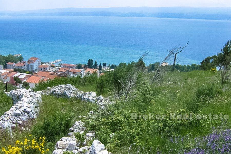 Terreno edificabile con vista mare in vendita