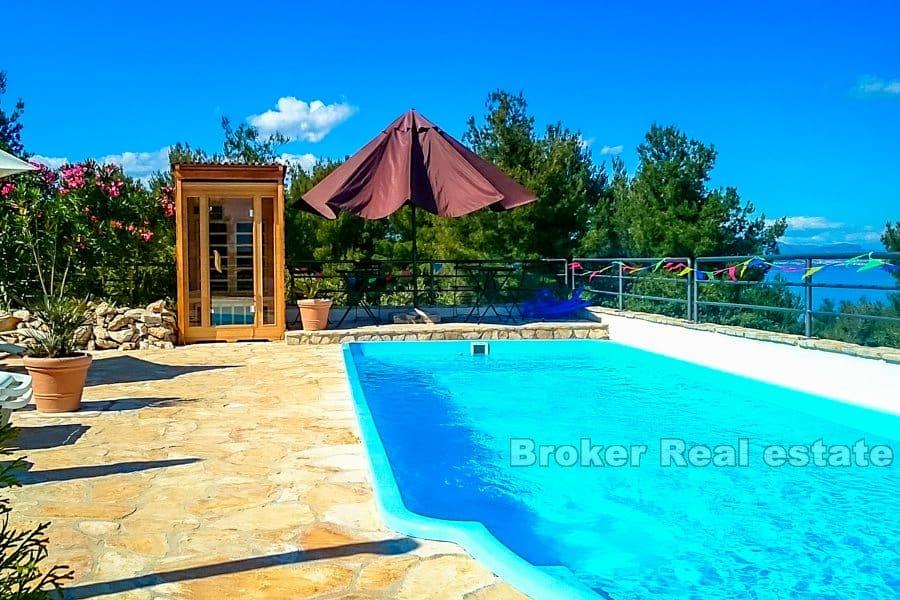Immeuble avec piscine