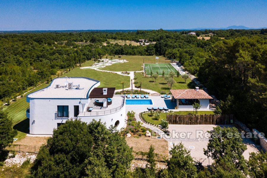 Attractive villa with pool