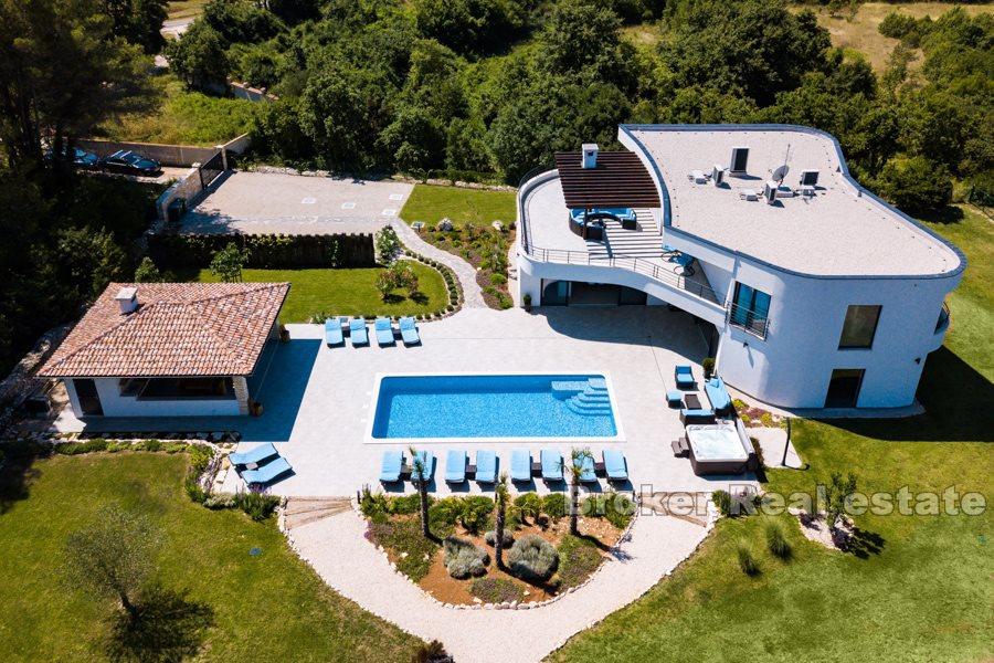 Attractive villa with pool