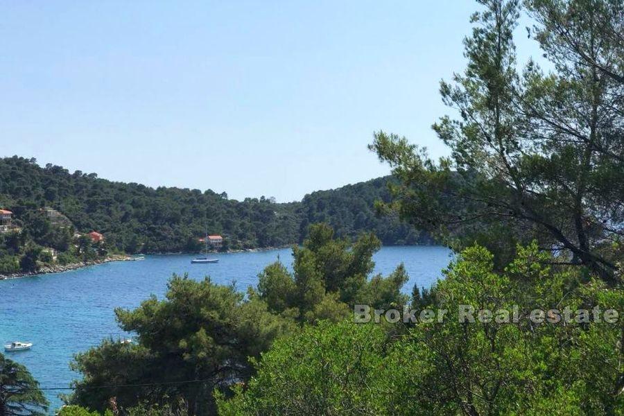 Beau terrain avec vue sur la mer