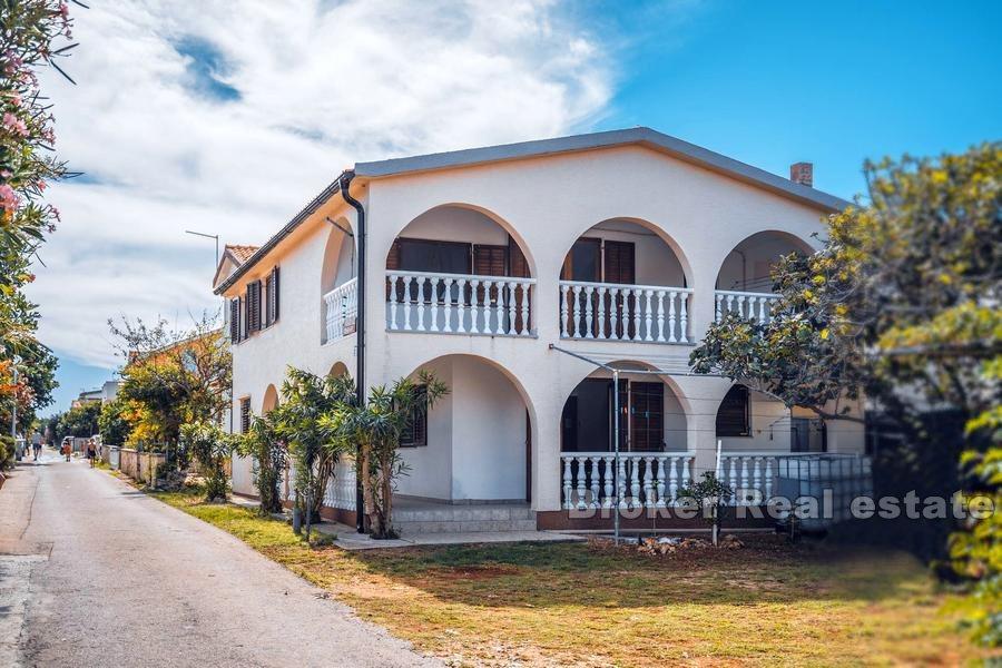Maison avec jardin près de la mer