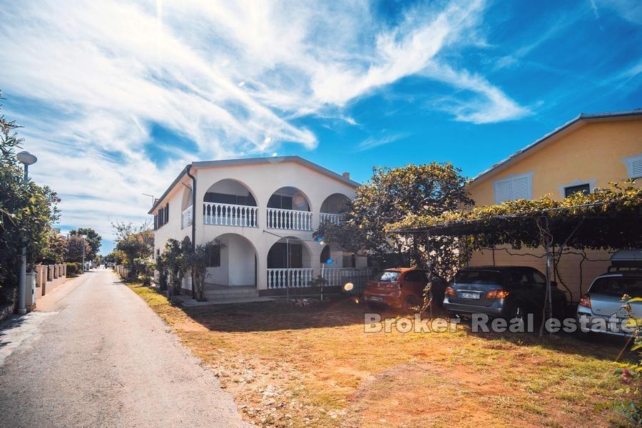Maison avec jardin près de la mer