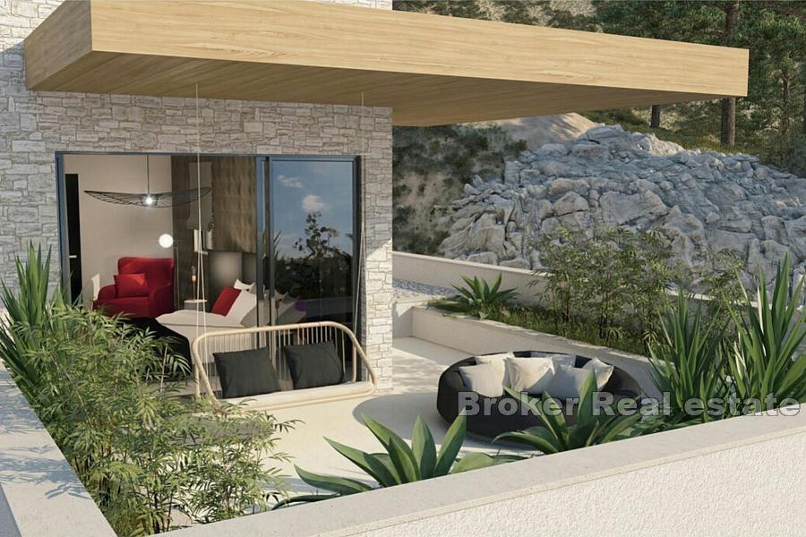 Villa en construction, première rangée de la mer