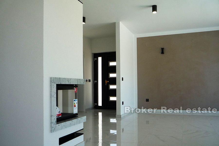 Two attractive villas with sea view