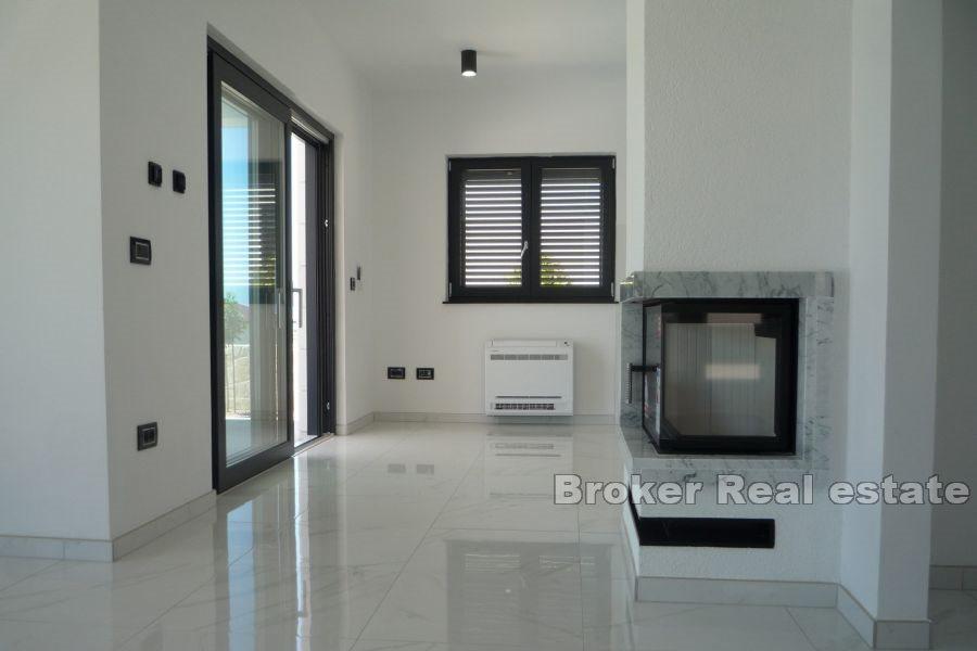 Two attractive villas with sea view