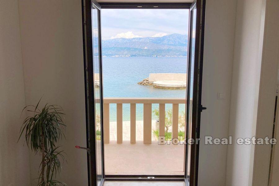 Appartement première rangée de la mer