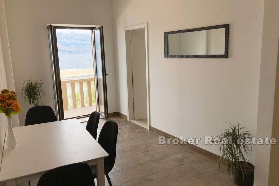 Appartement première rangée de la mer