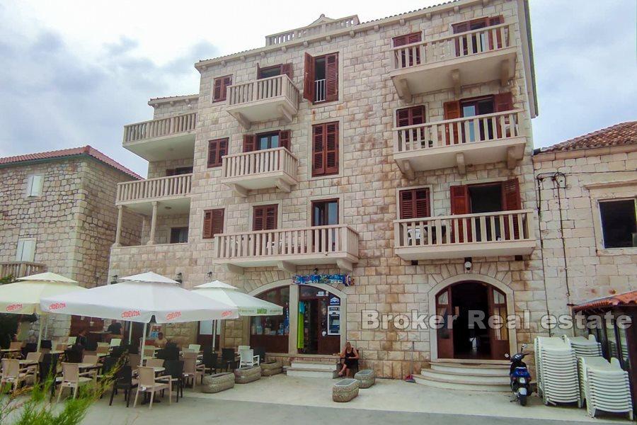 Apartment, first row to the sea