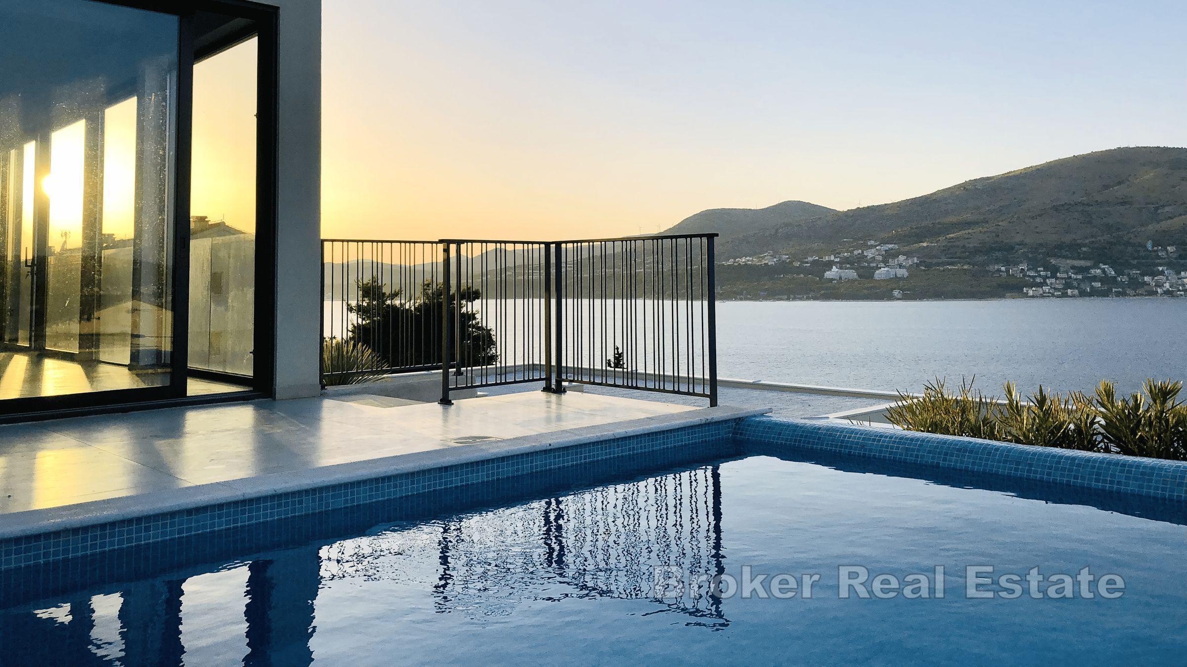 Villa mit Pool in Strandnähe
