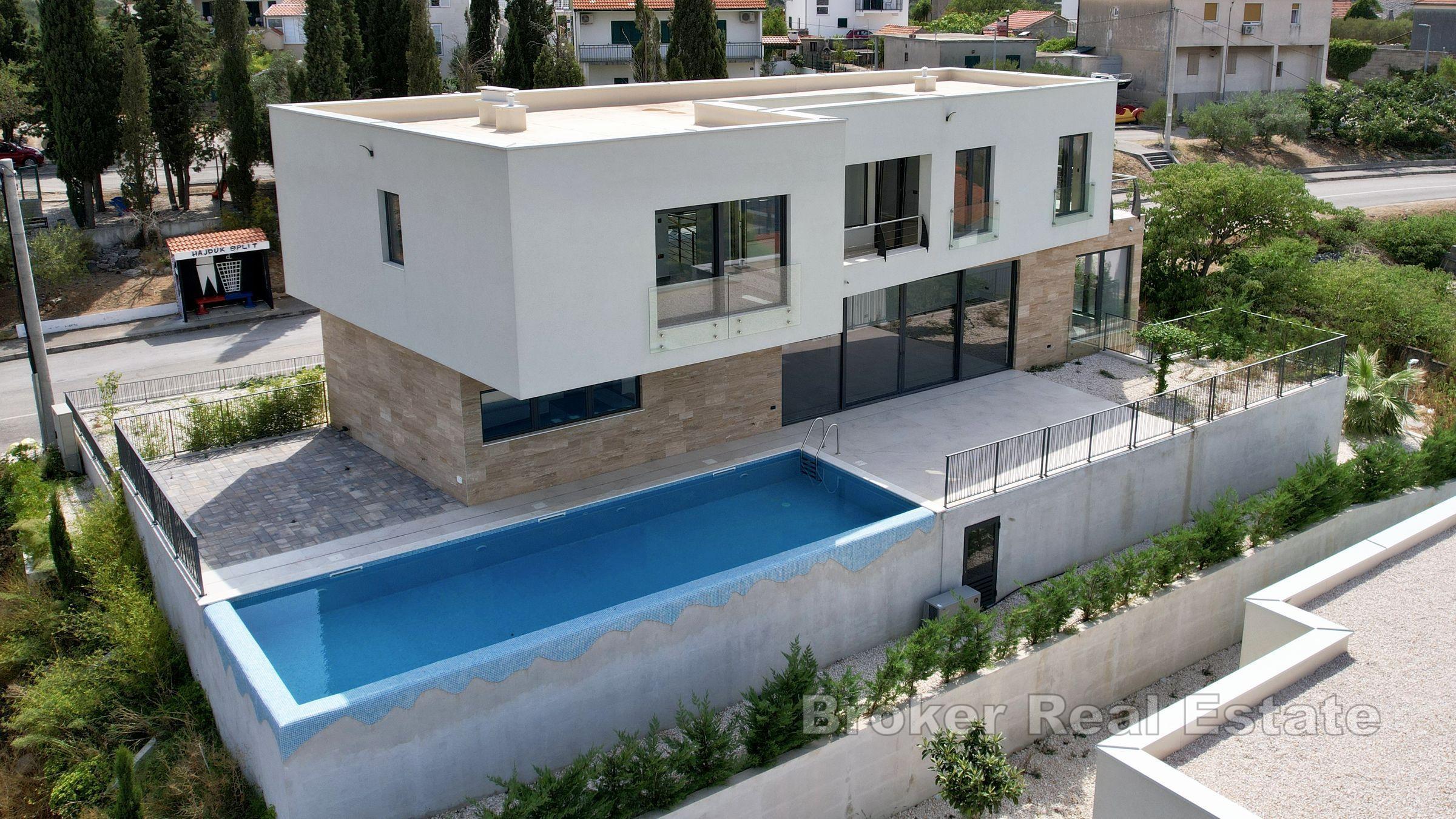 Luxusní vila s bazénem