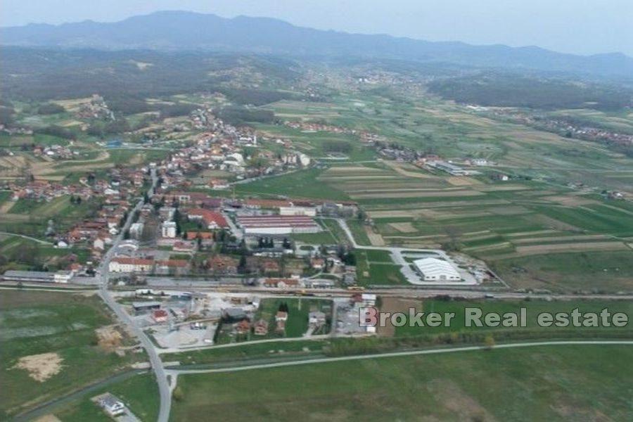 Terreno edificabile nella zona commerciale