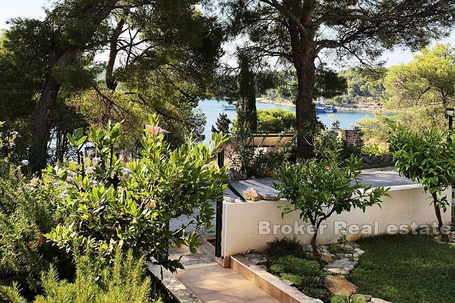 Wohnung mit Garten- und Meerblick