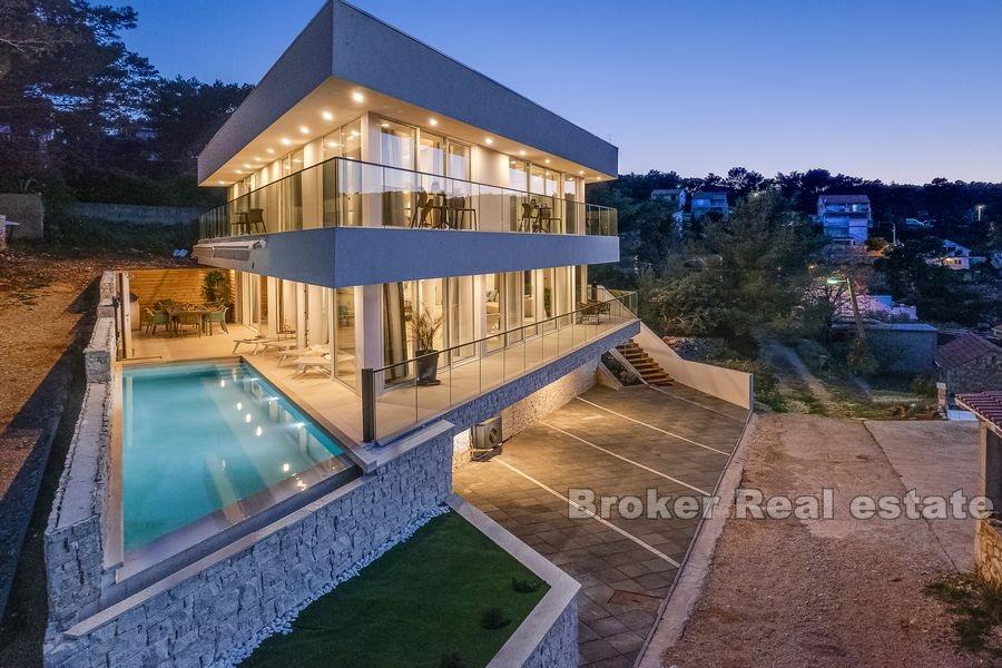 Modern villa med pool