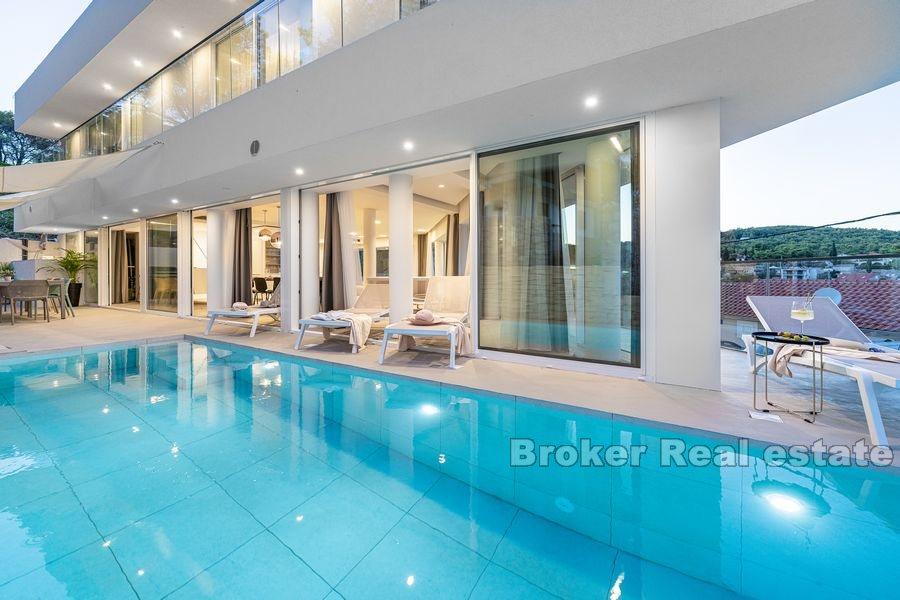 Modern villa med pool