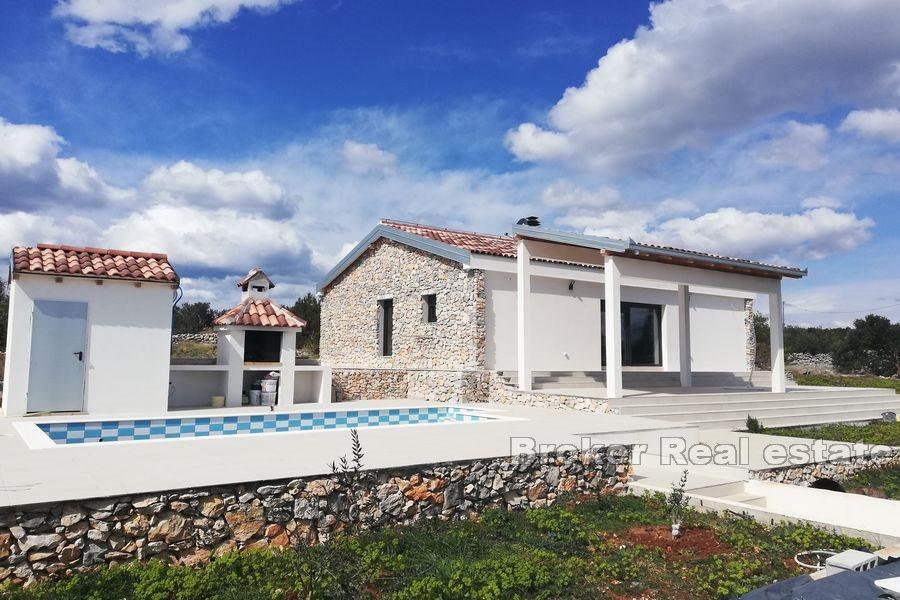 Casa con vista mare e piscina