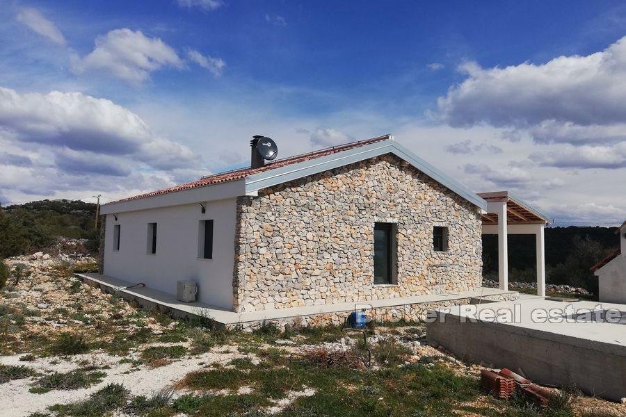 Casa con vista mare e piscina