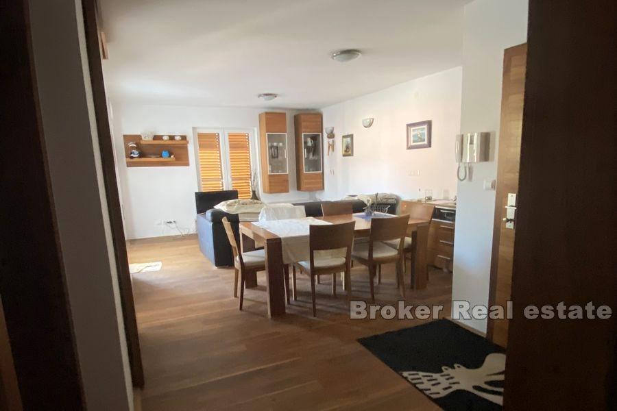 Apartmán s výhledem na moře, dvě ložnice