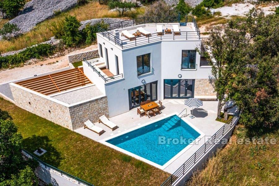 Villa mit Meerblick und Swimmingpool