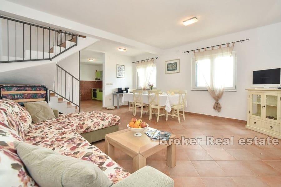 Ein einzigartiges Steinhaus am Meer