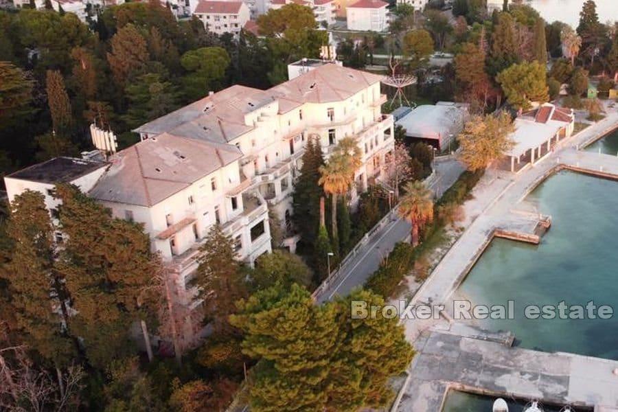 Hotel u prvome redu do mora
