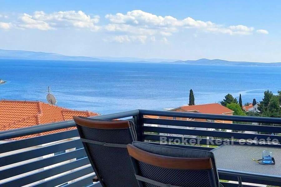 Appartamento con vista mare e terrazzo