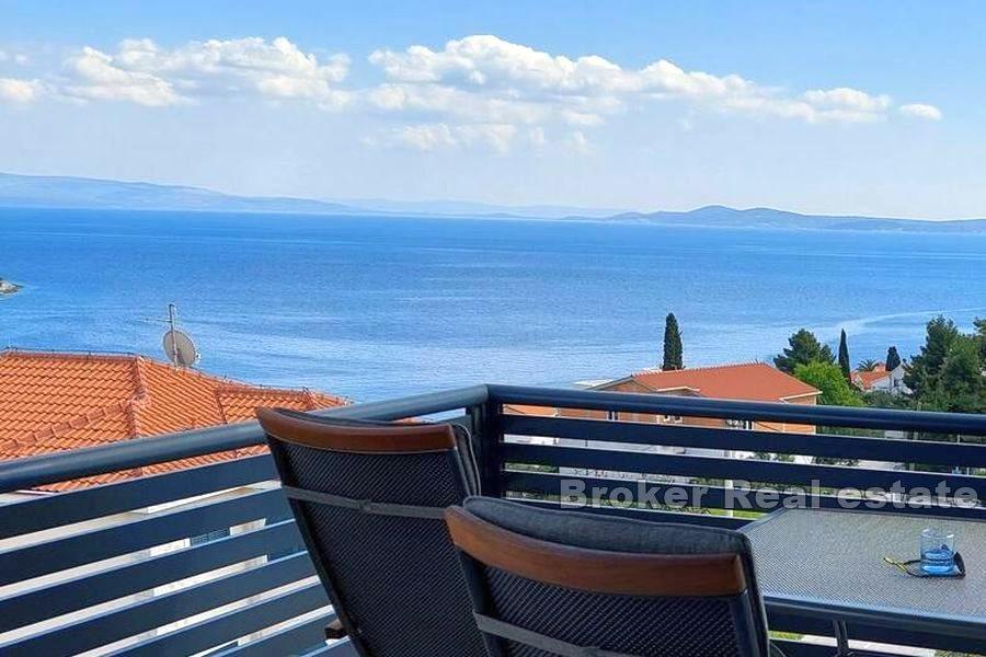 Appartamento con vista mare e terrazzo