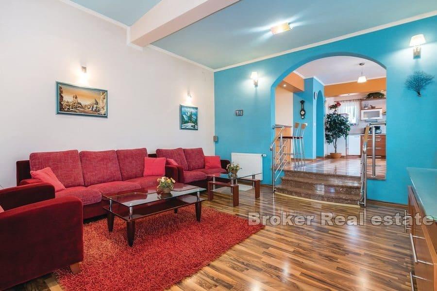 Luksus villa med basseng
