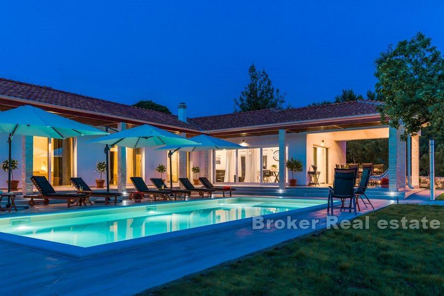 Luxusvilla mit Pool