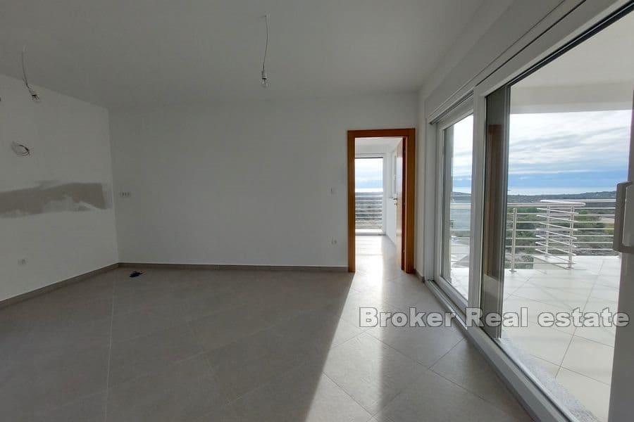 Bilocale con vista mare