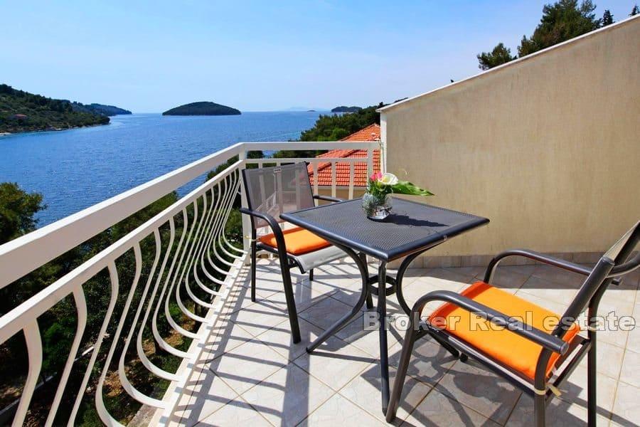 Hotel - vila první řada k moři
