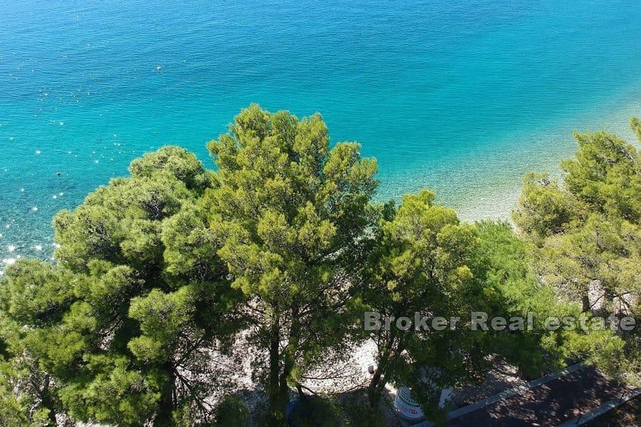 Terrain, première rangée de la mer, zone T1