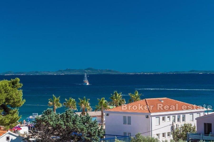 Attraente proprietà con piscina e terrazza