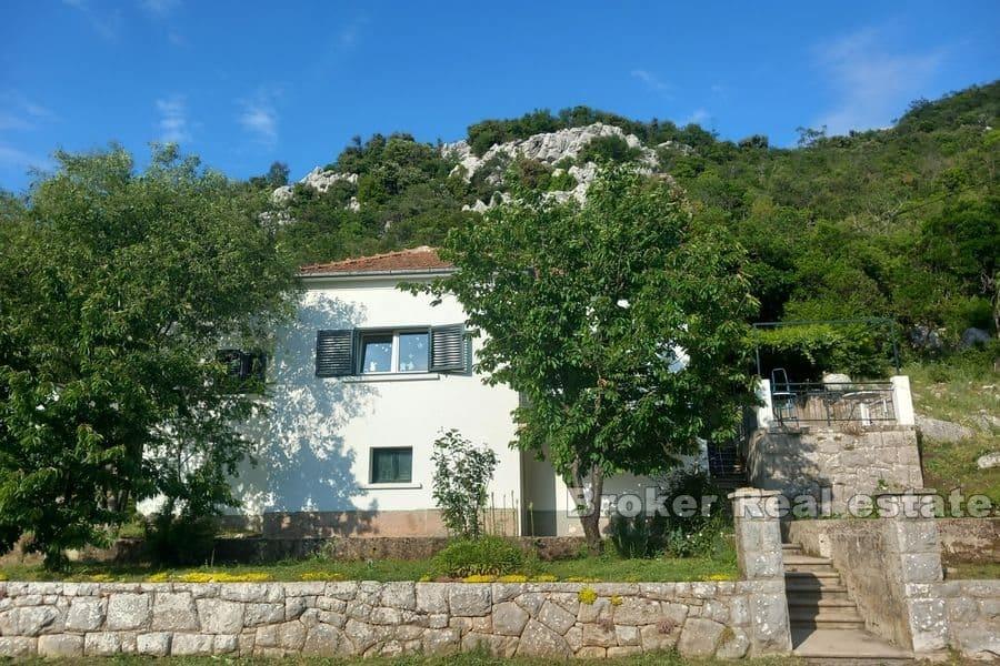 Haus mit großem Garten